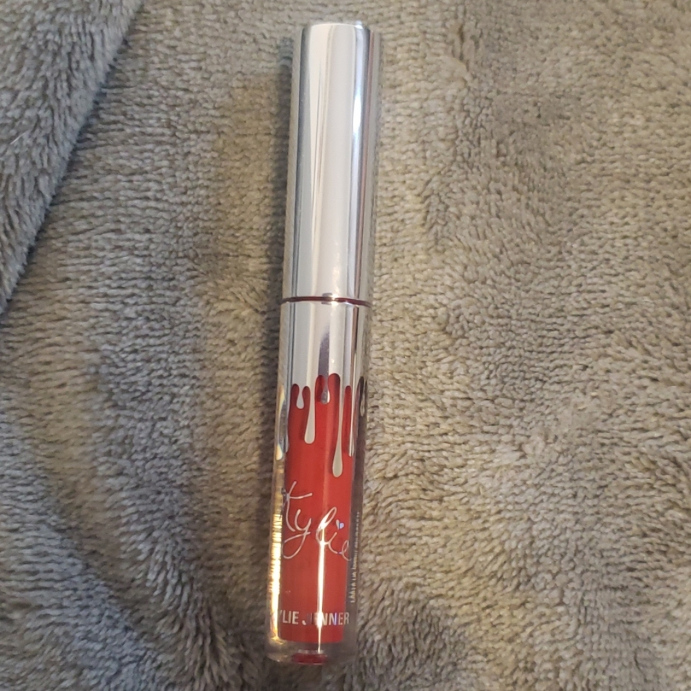 Makeup - Picture 2 of 4